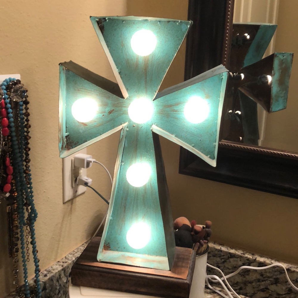 Light up cross